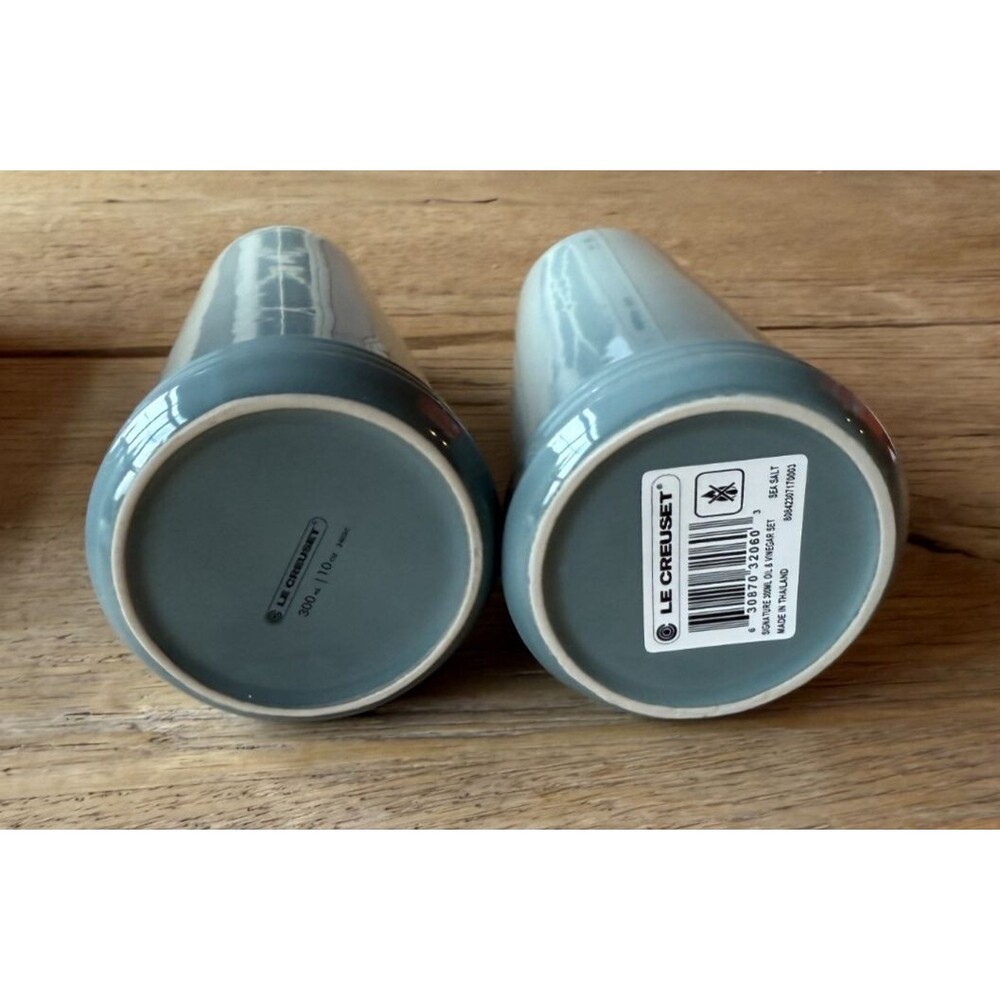 Le Creuset Stoneware Signature 10 oz Oil & Vinegar Set Sea Salt NEW - Picture 5 of 9